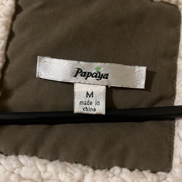 Lightly worn - Picture 2 of 3